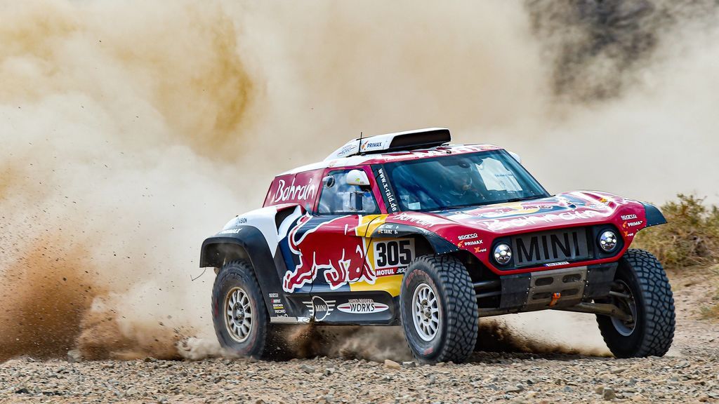 Carlos Sainz gana la quinta etapa y es más líder del Dakar Carlos Sainz gana la quinta etapa y es más líder del Dakar