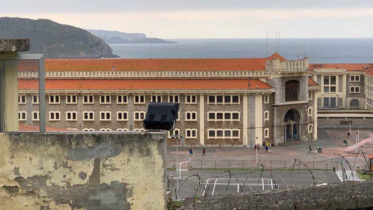 Indignación de los funcionarios de prisiones tras el anuncio de que militares de tropa y marinería podrán trabajar en las cárceles Indignación de los funcionarios de prisiones tras el anuncio de que militares de tropa y marinería podrán trabajar en las cárceles