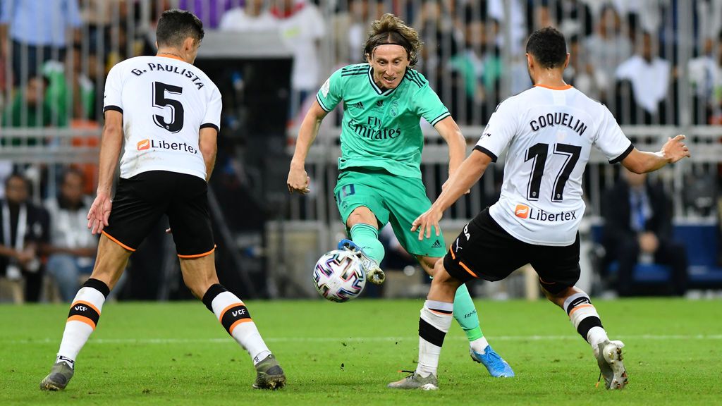 El Madrid arrolla al Valencia y se mete en la final de la Supercopa de España