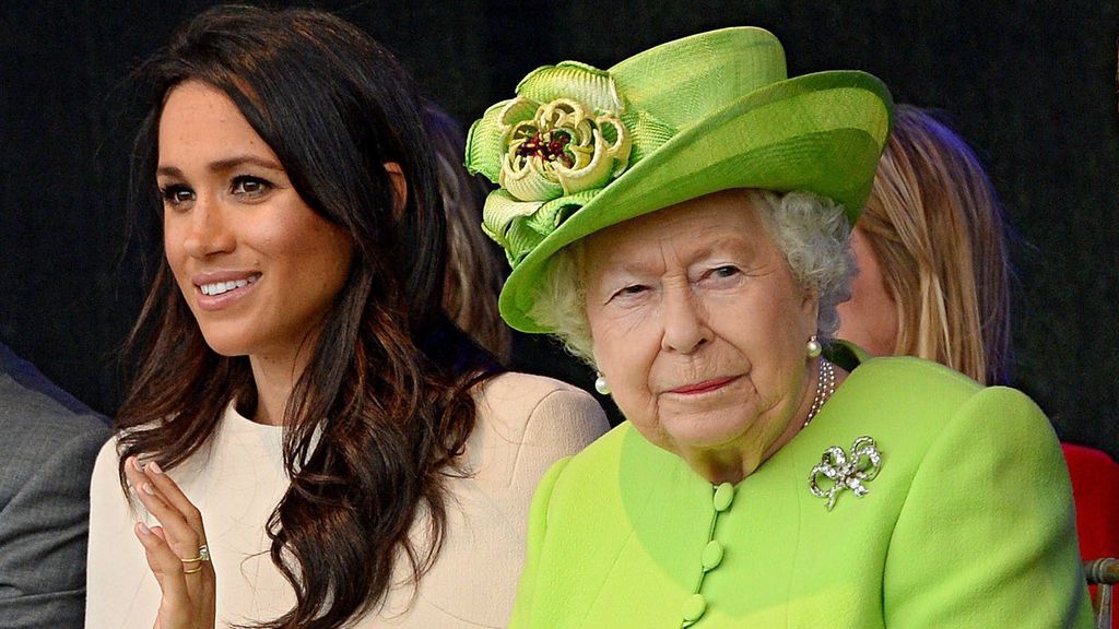 Isabel II reacciona al 'adiós' de Meghan y Harry con un comunicado: "Llevará tiempo resolverlo"