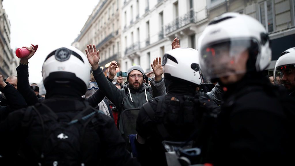 La huelga general en Francia acaba su primera jornada con disturbios y arrestos en París La huelga general en Francia acaba su primera jornada con disturbios y arrestos en París