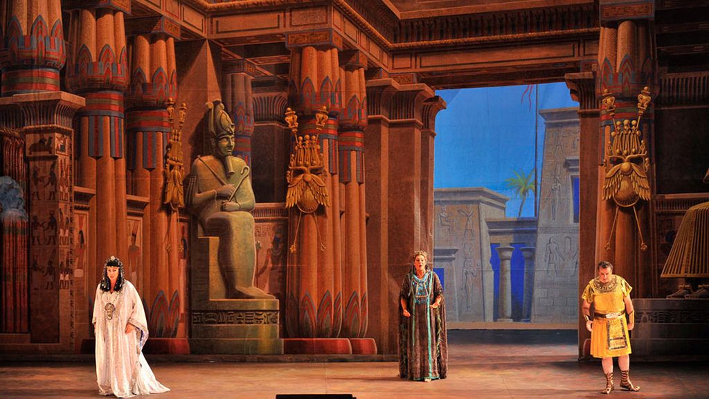 El Liceu reestrena Aida con los espectaculares decorados de hace 75 años El Liceu reestrena Aida con los espectaculares decorados de hace 75 años