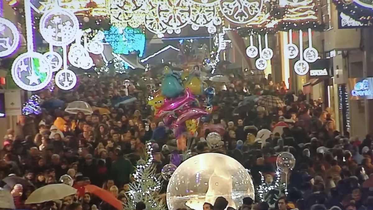 Vigo brilla más que nunca. Récord de visitantes gracias a su iluminación navideña Vigo brilla más que nunca. Récord de visitantes gracias a su iluminación navideña