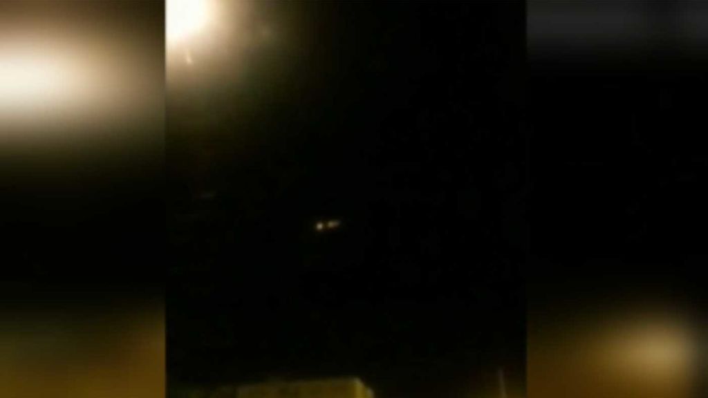 El vídeo que muestra el impacto de un supuesto misil contra el avión siniestrado en Teherán