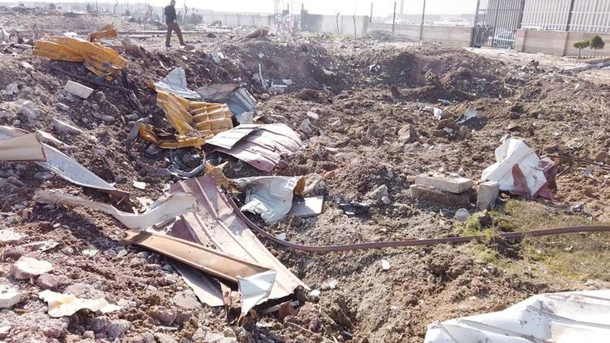 Irán confirma que el Ejército derribó el avión ucraniano siniestrado por un "error humano": hay 176 muertos