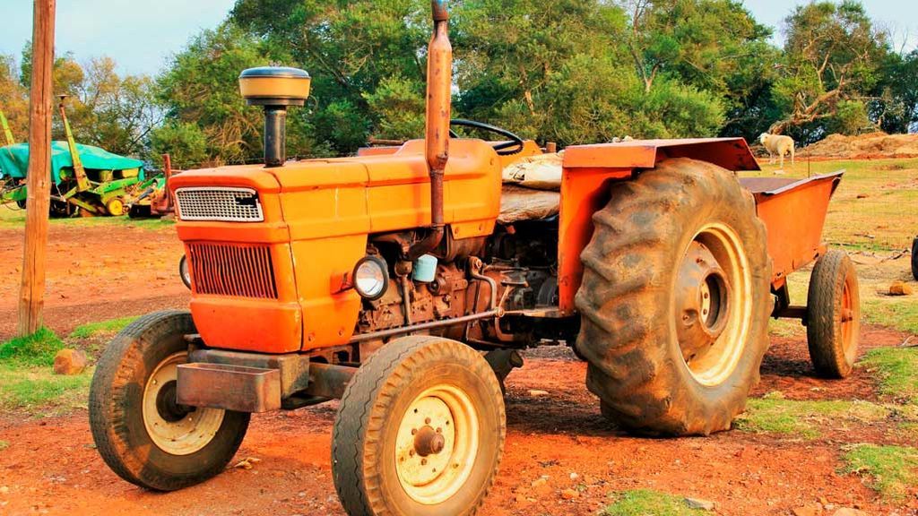 Muere un hombre al chocar con su tractor contra una vivienda en Manzaneda (Ourense) Muere un hombre al chocar con su tractor contra una vivienda en Manzaneda (Ourense)