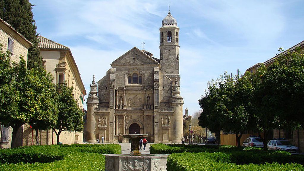 800px-Ubeda_Capilla_de_El_Salvador_-4578-_verkl