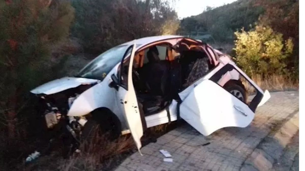 Detenido un menor tras salirse con el coche de una vía en Girona: dio positivo en el control de alcoholemia