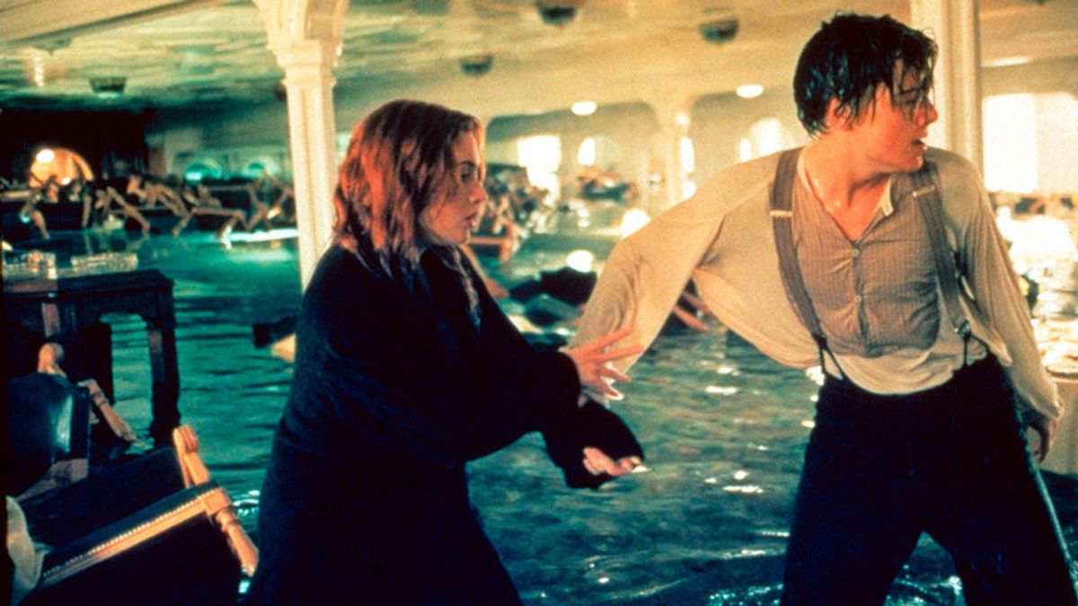 DiCaprio salva al naúfrago de un crucero de acabar como él en Titanic DiCaprio salva al naúfrago de un crucero de acabar como él en Titanic