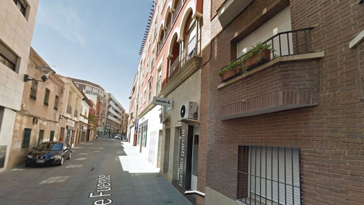 Hallan los cadáveres de dos personas en el interior de una vivienda del centro de Puertollano (Ciudad Real)