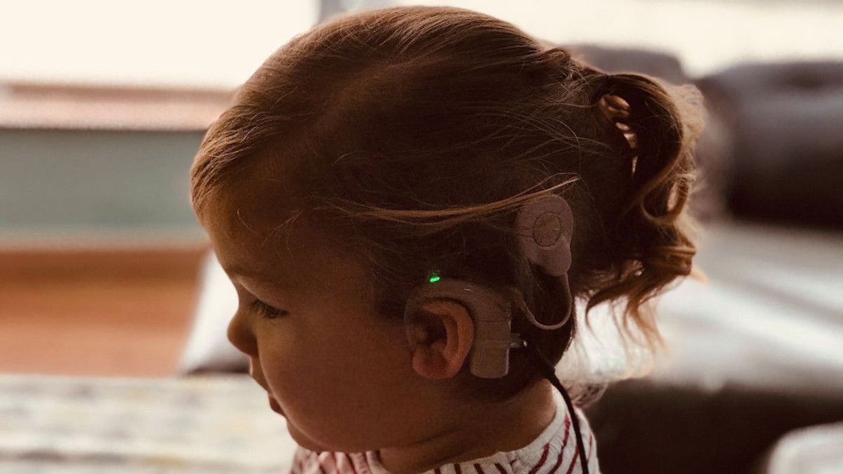 Olalla estrena sus nuevos implantes cocleares Olalla estrena sus nuevos implantes cocleares