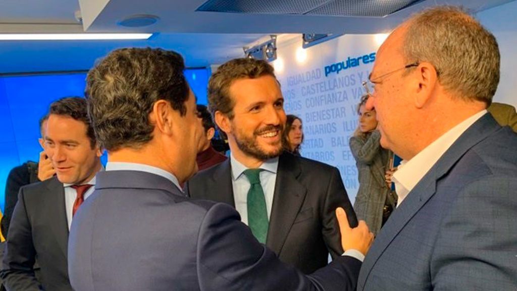 Casado se reconcilia con su barones y ordena desmarcarse de Vox y de la "bronca" Casado se reconcilia con su barones y ordena desmarcarse de Vox y de la "bronca"