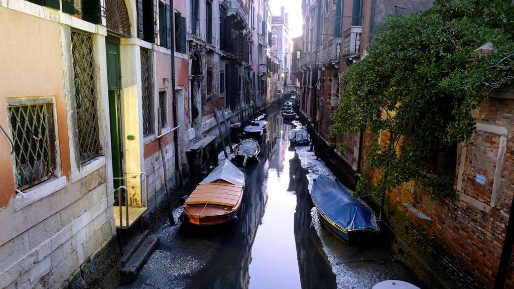 De la inundación a la sequía: por qué ahora Venecia se ha quedado sin agua en los canales