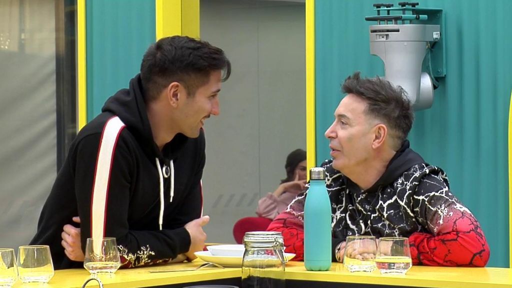 Gianmarco le confiesa a Maestro Joao que sigue enamorado de Adara: "La veo muy guapa"