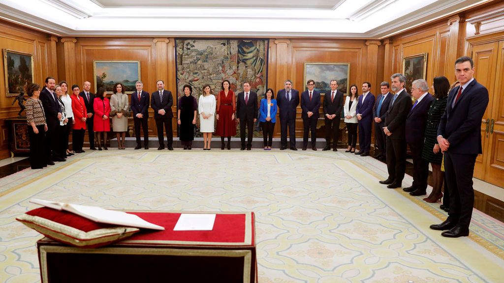 En directo: el nuevo Gobierno de Pedro Sánchez promete sus cargos en Zarzuela En directo: el nuevo Gobierno de Pedro Sánchez promete sus cargos en Zarzuela