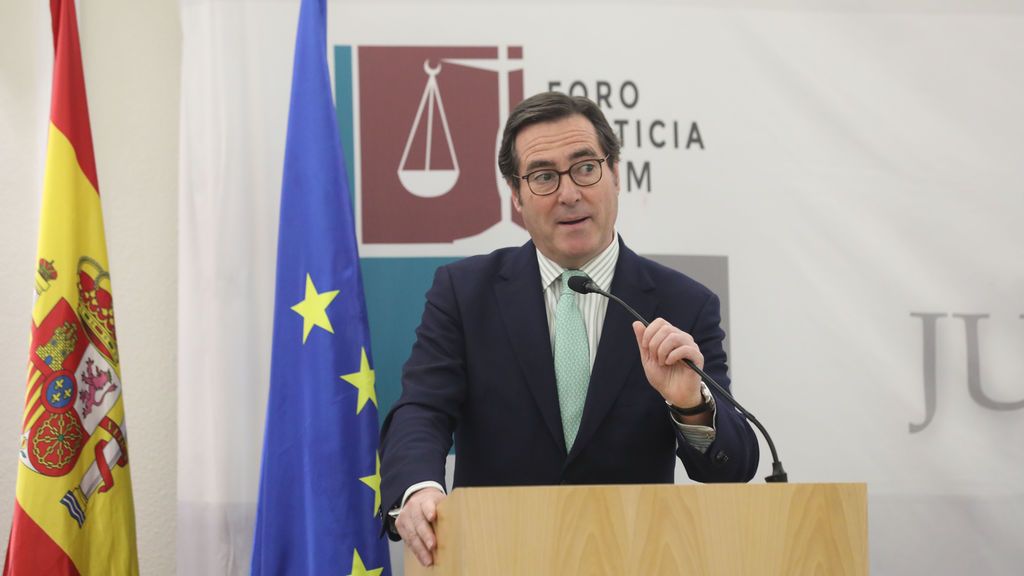 El presidente de la CEOE, Antonio Garamendi, asegura que “es prácticamente imposible” derogar la reforma laboral “de golpe” El presidente de la CEOE, Antonio Garamendi, asegura que “es prácticamente imposible” derogar la reforma laboral “de golpe”