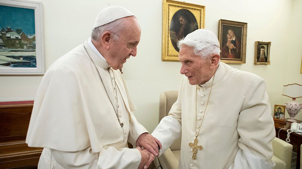 Benedicto XVI pide que se retire su nombre del polémico libro sobre el celibato sacerdotal Benedicto XVI pide que se retire su nombre del polémico libro sobre el celibato sacerdotal