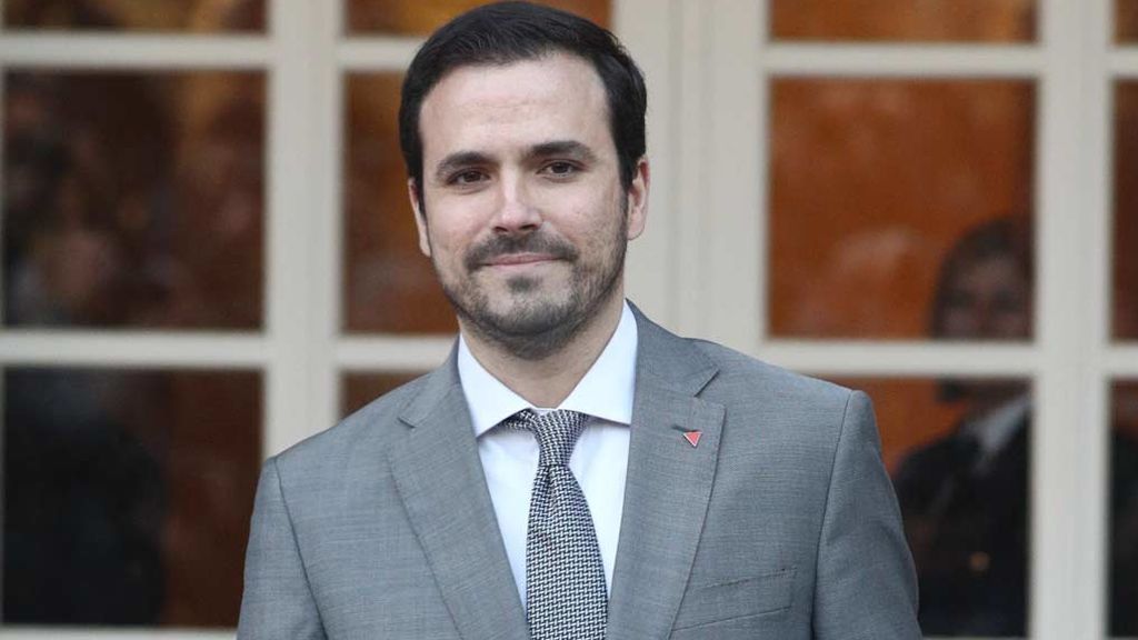 Alberto Garzón defiende llevar corbata