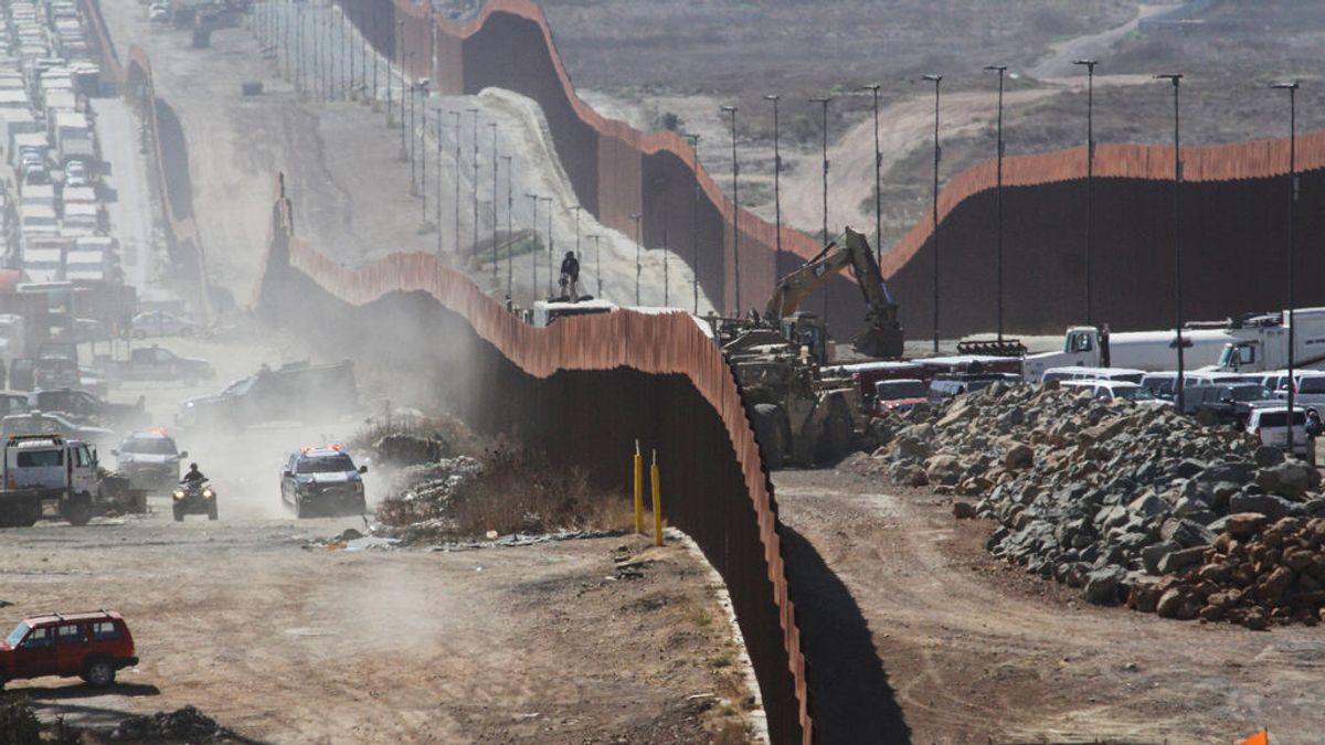 Donald Trump desviará 7.200 millones del Pentágono para terminar el "muro" Donald Trump desviará 7.200 millones del Pentágono para terminar el "muro"