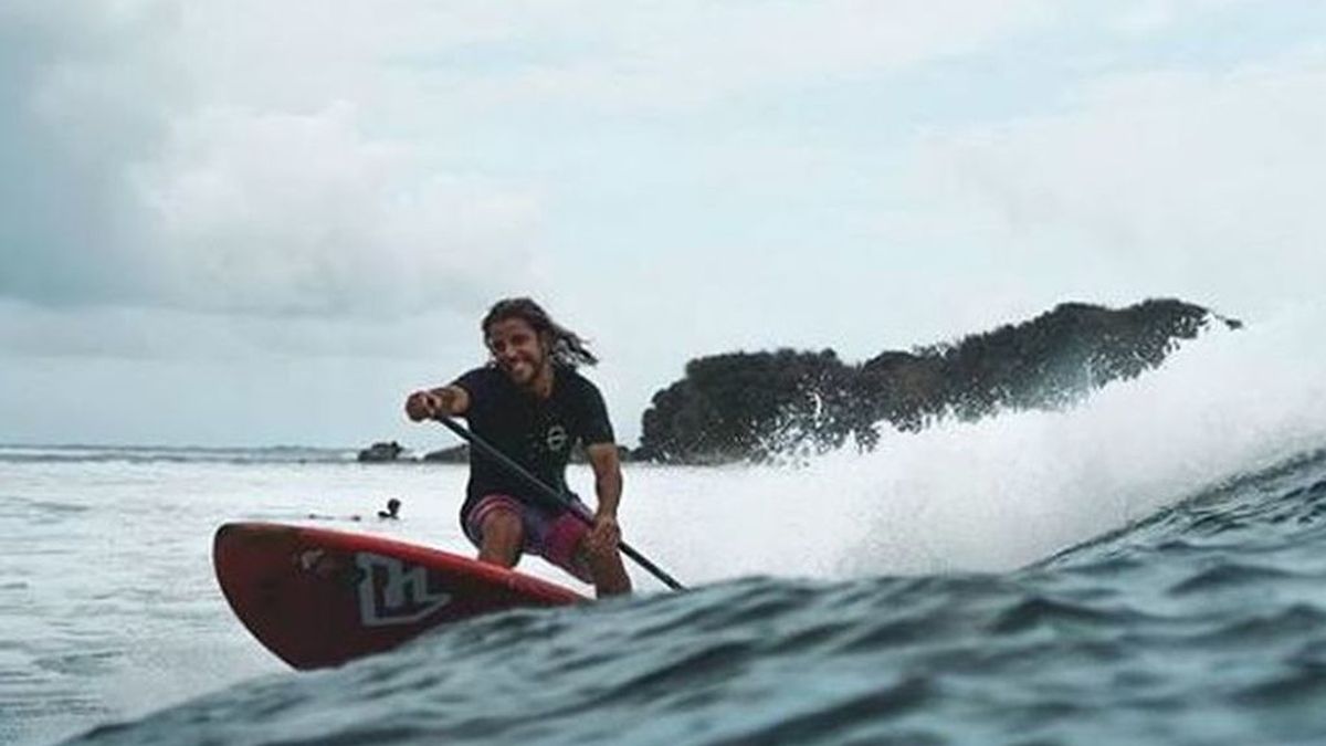"Estamos orgullosos de ti": los amigos de Diego Bello, el surfista coruñés asesinado en Filipinas, le dedican una emotiva carta de despedida