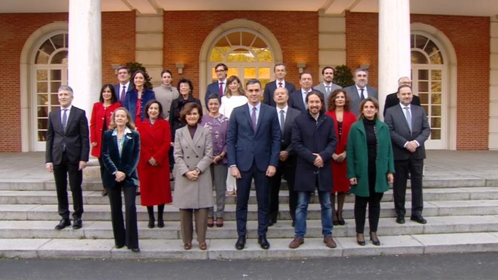 Foto de familia del Gobierno de coalición