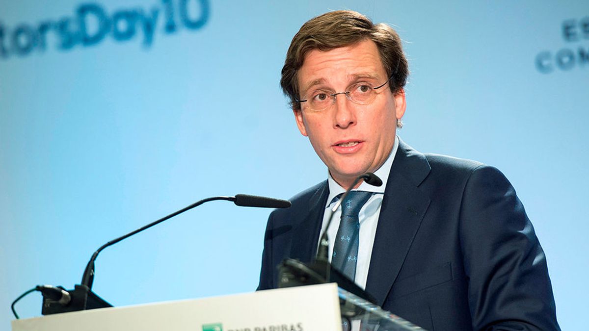 Almeida, dispuesto a "reflexionar" sobre el castigo penal a los coches contaminantes Almeida, dispuesto a "reflexionar" sobre el castigo penal a los coches contaminantes