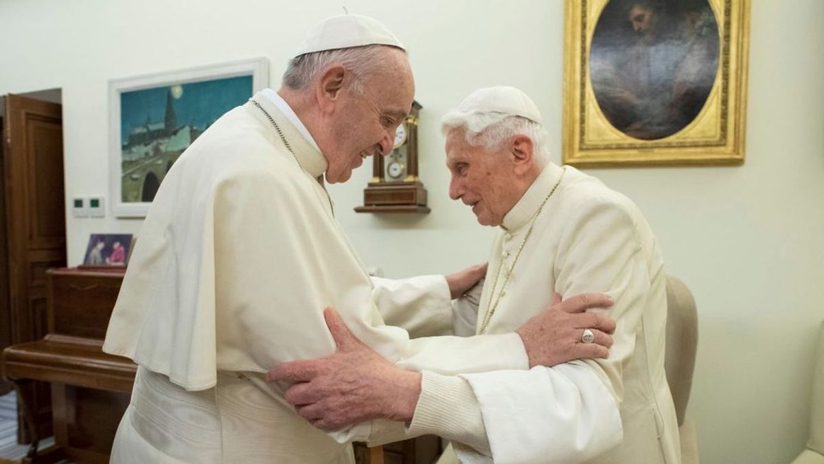 La batalla en el Vaticano por la supuesta injerencia de Benedicto XVI