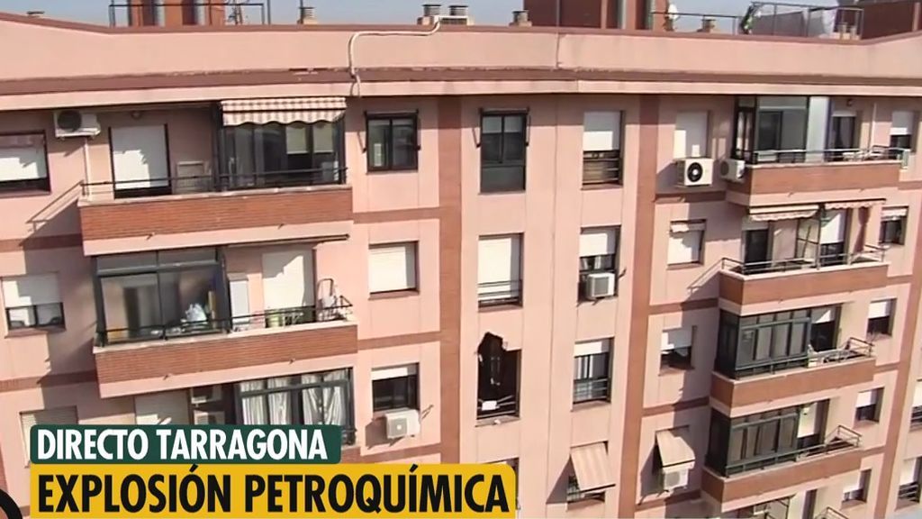 El edificio en el que impactó la plancha metálica tras la explosión de Tarragona se podría derrumbar