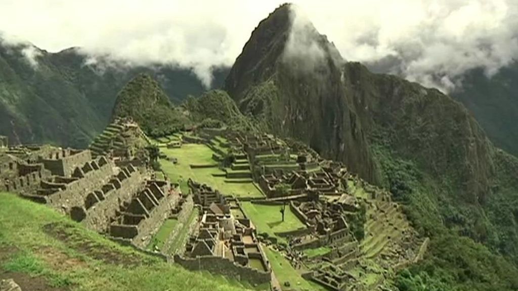 Perú deporta a seis turistas por defecar y causar daños en Machu Picchu Perú deporta a seis turistas por defecar y causar daños en Machu Picchu