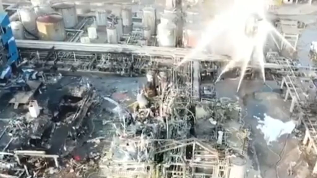 La imágenes devastadoras de la planta de Tarragona a vista de dron