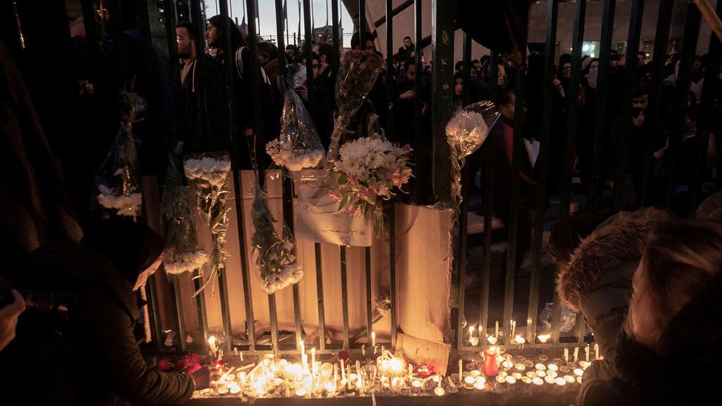 El embajador británico huye de Irán después de que el régimen amenazara con expulsarle El embajador británico huye de Irán después de que el régimen amenazara con expulsarle