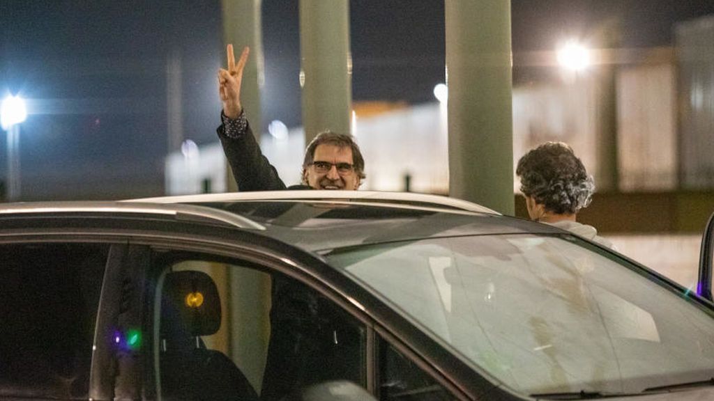Torra manda un mensaje de cariño a Cuixart en su primer permiso penitenciario Torra manda un mensaje de cariño a Cuixart en su primer permiso penitenciario
