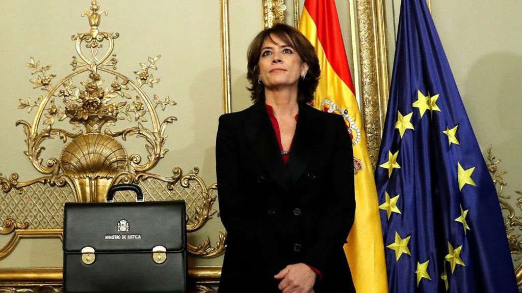 Dolores Delgado renuncia a su escaño y no tiene incompatibilidades para ser fiscal general del Estado Dolores Delgado renuncia a su escaño y no tiene incompatibilidades para ser fiscal general del Estado