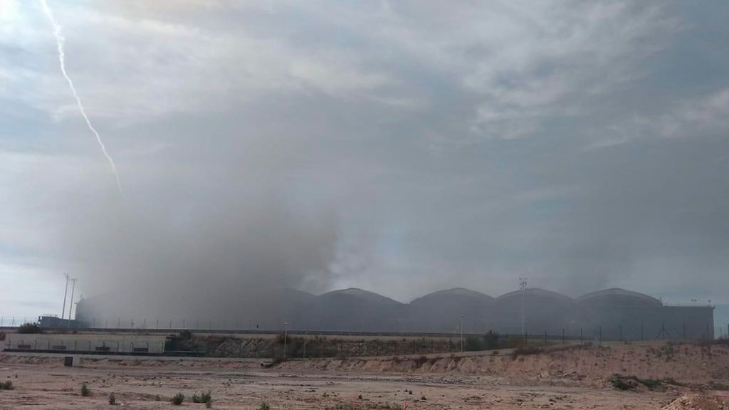 El aeropuerto de Alicante permanecerá cerrado al menos hasta las 14 horas de este jueves El aeropuerto de Alicante permanecerá cerrado al menos hasta las 14 horas de este jueves