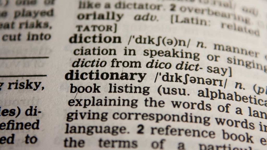 Diez patadas al diccionario que no sabías que estabas cometiendo y por qué