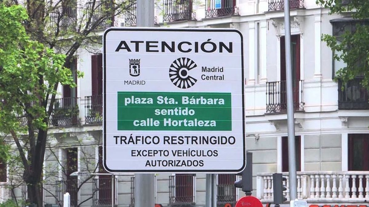 Almeida multa dieciséis veces más que Carmena en el Madrid Central Almeida multa dieciséis veces más que Carmena en el Madrid Central