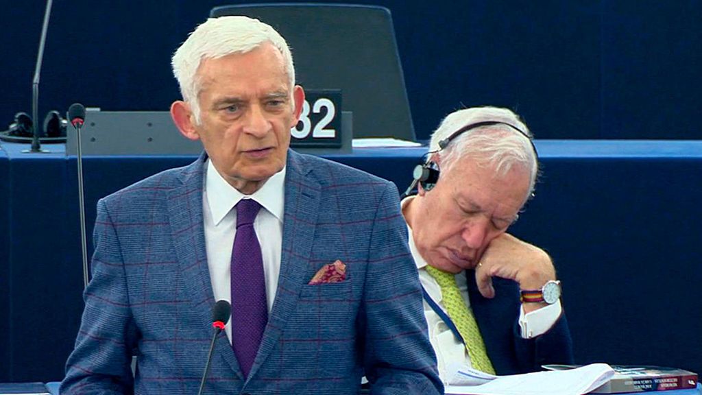 Margallo se mofa de su siesta en la eurocámara: ahora se compara con Jovellanos Margallo se mofa de su siesta en la eurocámara: ahora se compara con Jovellanos