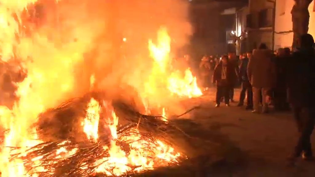 La noche de las Luminarias, una tradición centenaria en honor a San Antón