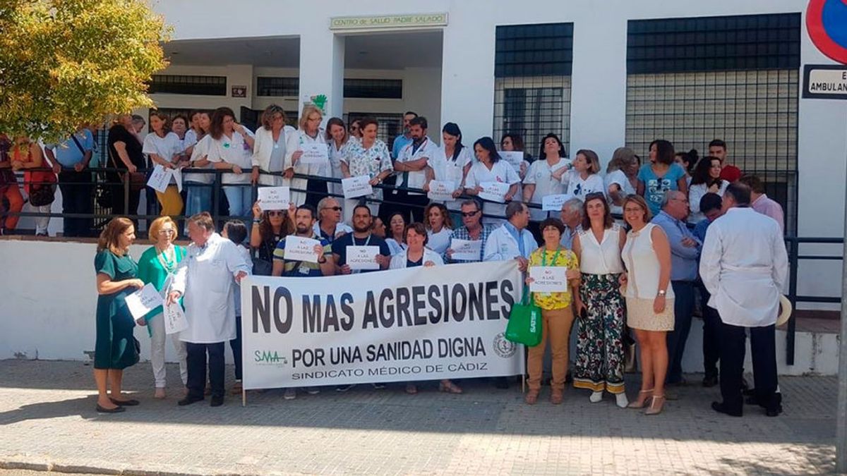 Los enfermeros, en pie de guerra por las agresiones: "Han llegado a patear a una enfermera” Los enfermeros, en pie de guerra por las agresiones: "Han llegado a patear a una enfermera”