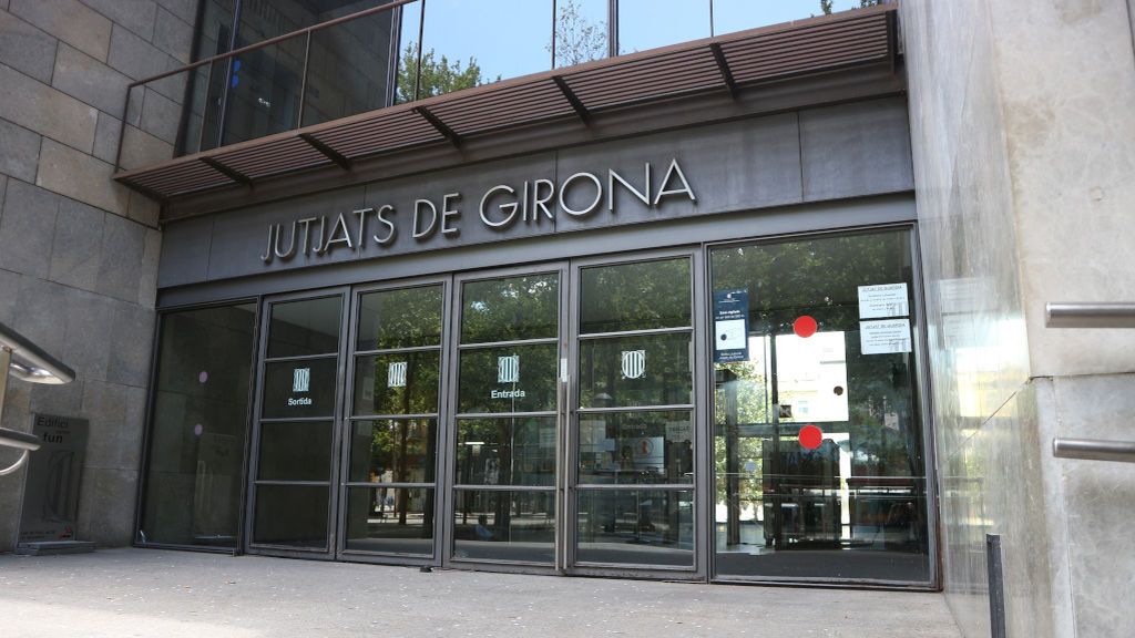 La Audiencia de Girona absuelve al figurante de una rueda de reconocimiento que fue a prisión: "Es un despropósito" La Audiencia de Girona absuelve al figurante de una rueda de reconocimiento que fue a prisión: "Es un despropósito"