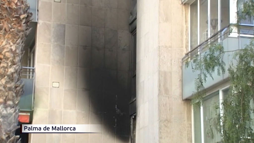 Nueve heridos tras desatarse un incendio en un edificio de nueve plantas en Palma