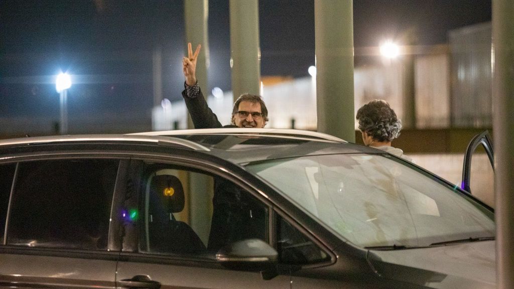 Jordi Cuixart apura al máximo su permiso de dos días y vuelve a prisión un minuto antes de que termine Jordi Cuixart apura al máximo su permiso de dos días y vuelve a prisión un minuto antes de que termine