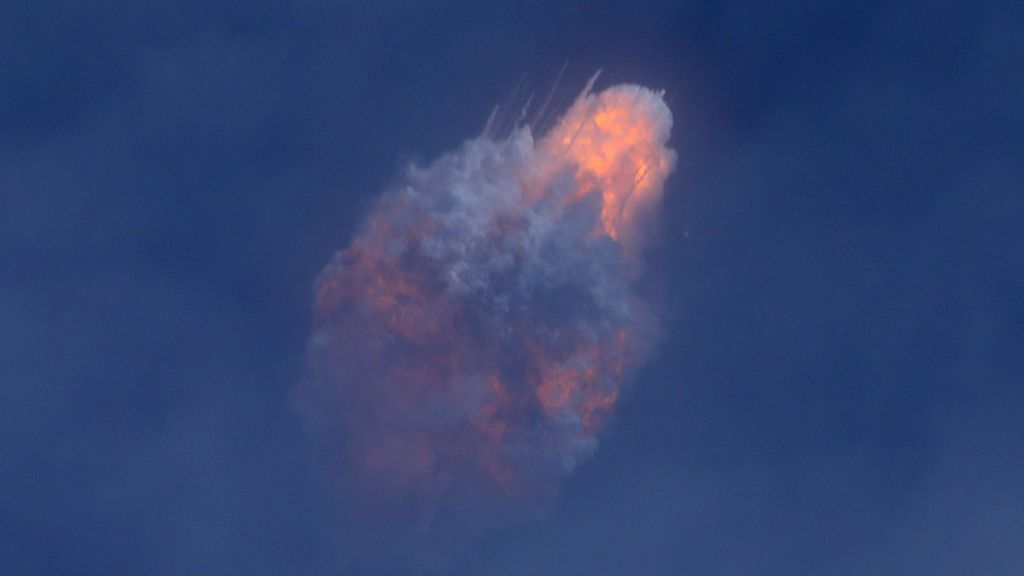 La Dragon de SpaceX supera con éxito su prueba de aborto de emergencia de despegue