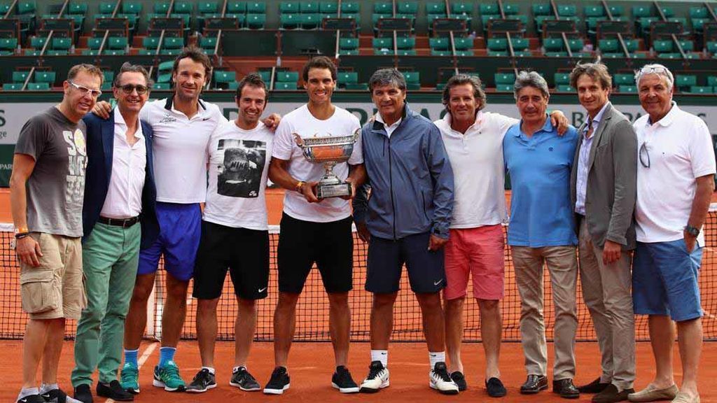 Rafa Nadal junto a su cuerpo técnico