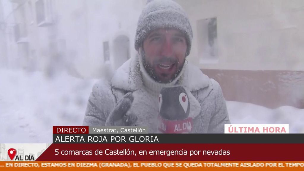 Las impactantes imágenes de la nevada en Ares del Maestrat, en Castellón: "Hablamos de un metro de nieve frente a las puertas de las casas"