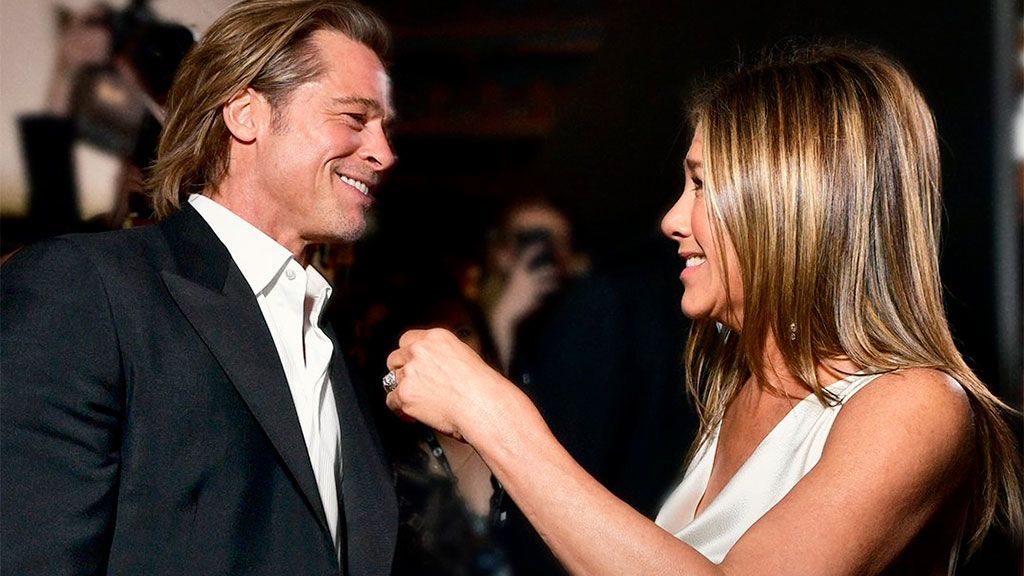El reencuentro de Brad Pitt y Jennifer Aniston, con 'Tinder' de por medio, nos alegra el día más triste del año El reencuentro de Brad Pitt y Jennifer Aniston, con 'Tinder' de por medio, nos alegra el día más triste del año