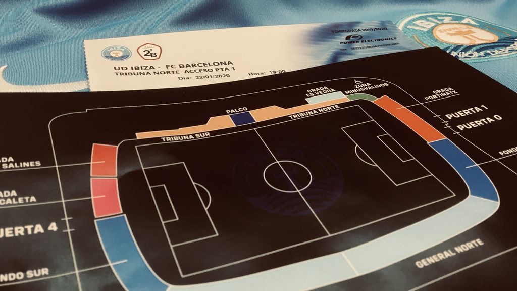 Dos encapuchados roban en Ibiza las entradas para ver el partido del Barça en la Copa del Rey Dos encapuchados roban en Ibiza las entradas para ver el partido del Barça en la Copa del Rey