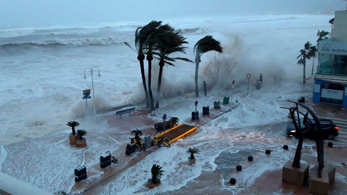 El temporal 'Gloria' rompe el récord con una ola de 8,44 metros en la boya de Valencia El temporal 'Gloria' rompe el récord con una ola de 8,44 metros en la boya de Valencia