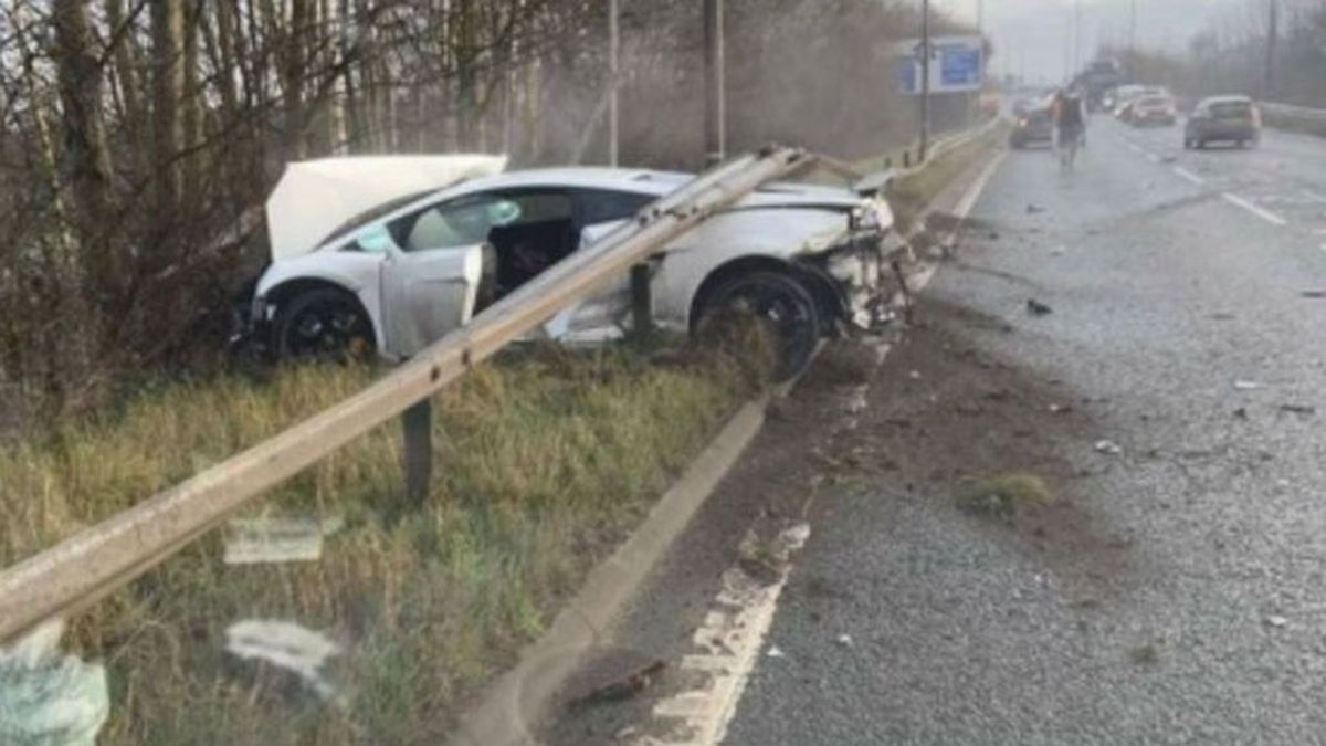 Sergio Romero, portero del United, destroza su Lamborghini camino del entrenamiento