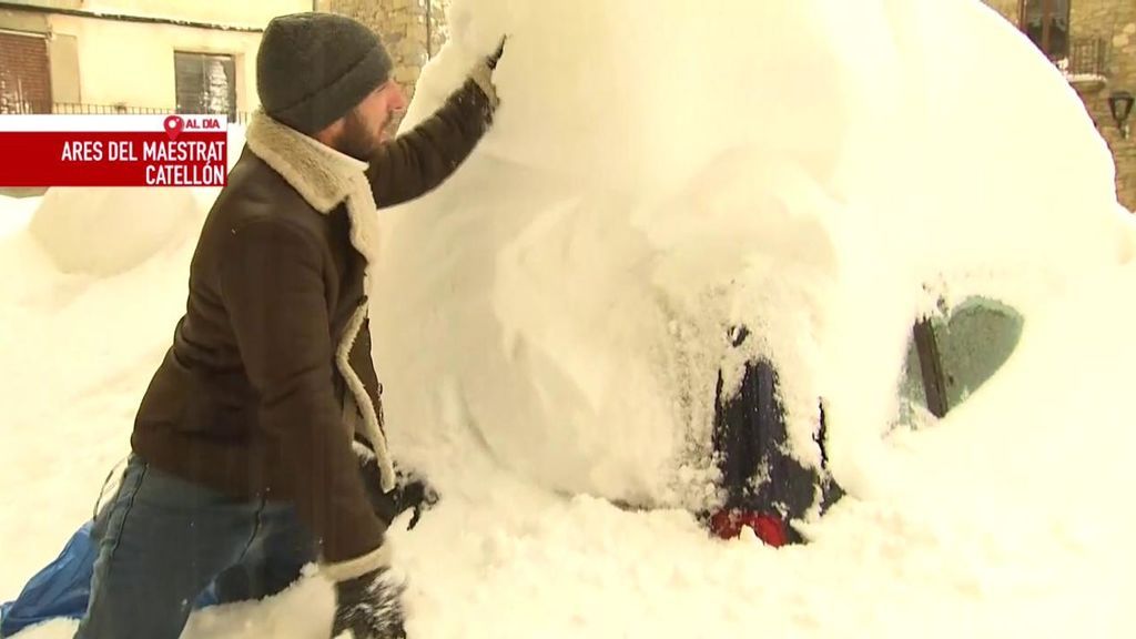 Un reportero de 'Cuatro al Día', atrapado en Castellón por el temporal de nieve causado por la borrasca Gloria